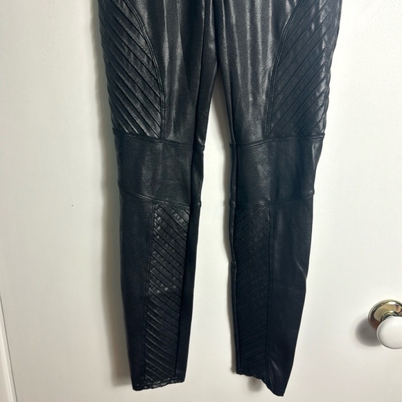 SPANX Faux Leather Moto Leggings Black Size M - Picture 4 of 13